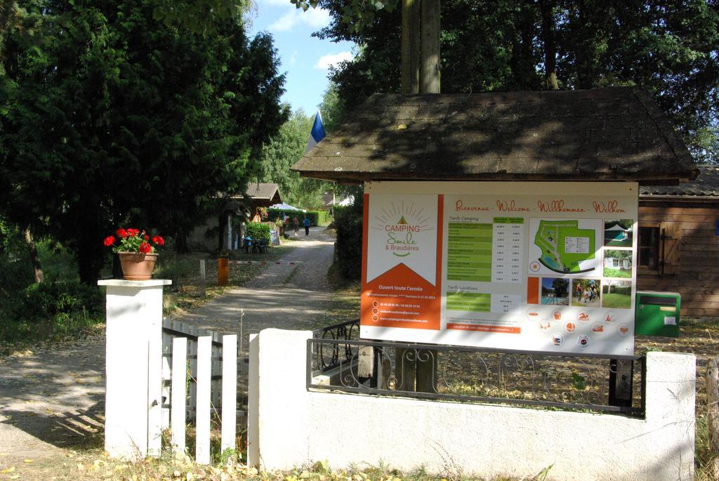 Camping Smile & Braudieres Mézières-sous-Lavardin Esterno foto
